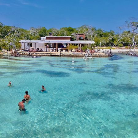 Medusa Hostel Isla Tintipan Tintipan Island Екстериор снимка