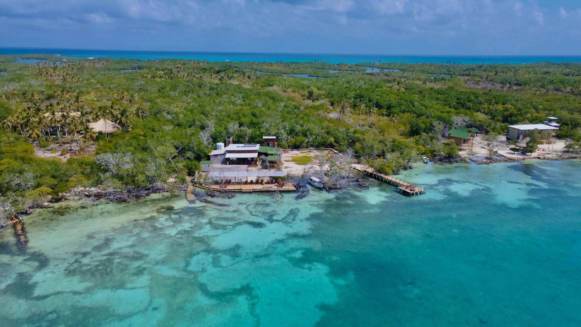 Medusa Hostel Isla Tintipan Tintipan Island Екстериор снимка