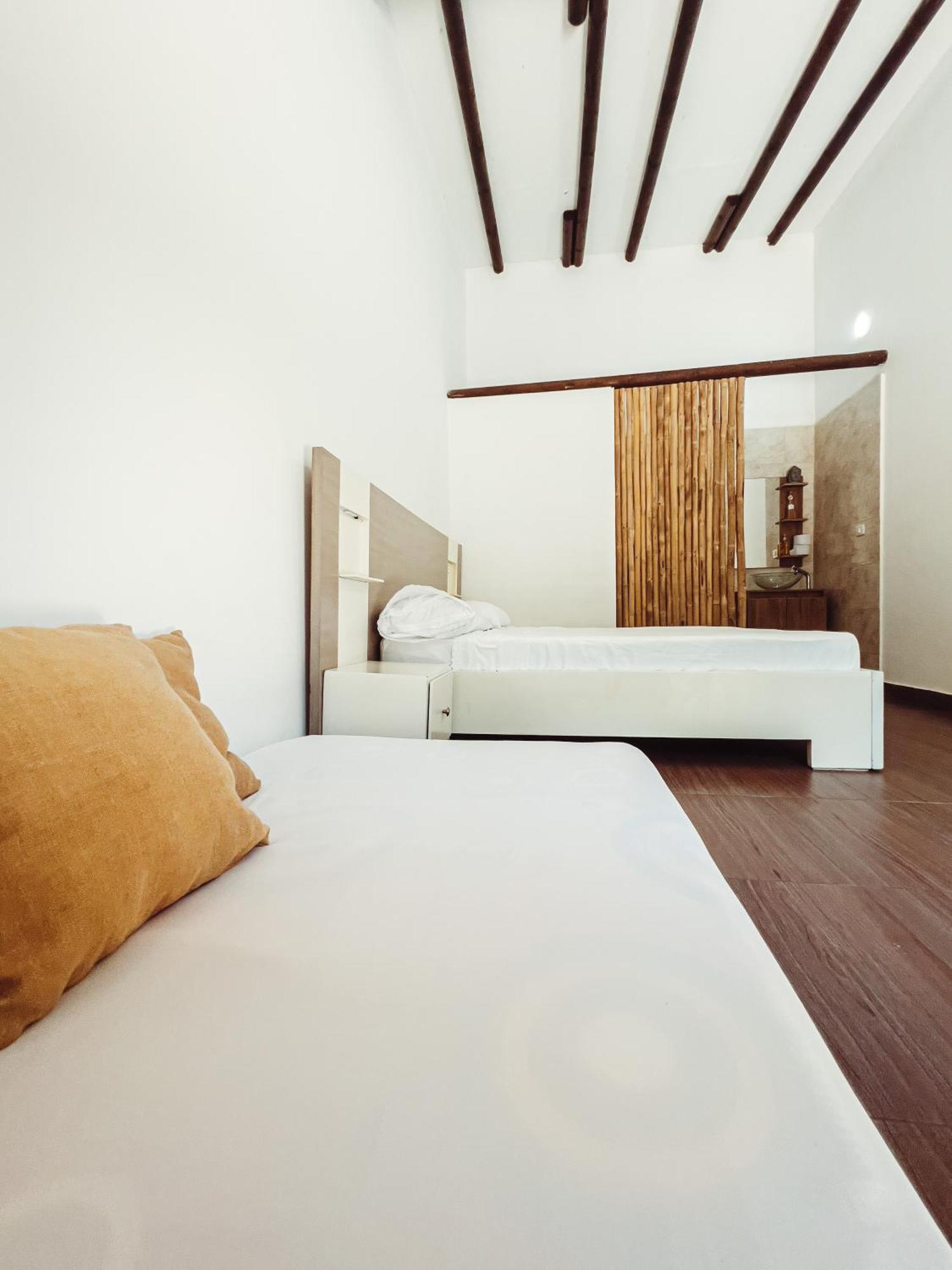Medusa Hostel Isla Tintipan Tintipan Island Екстериор снимка