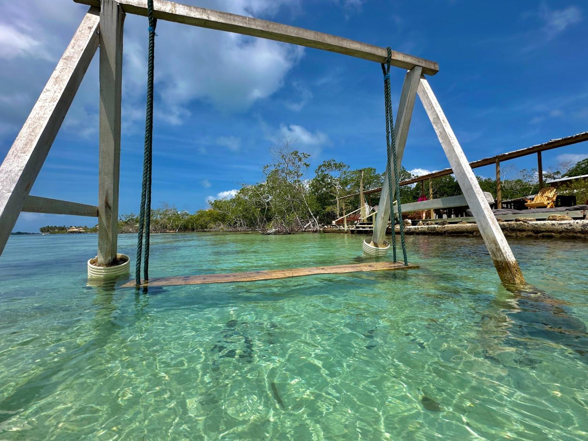 Medusa Hostel Isla Tintipan Tintipan Island Екстериор снимка