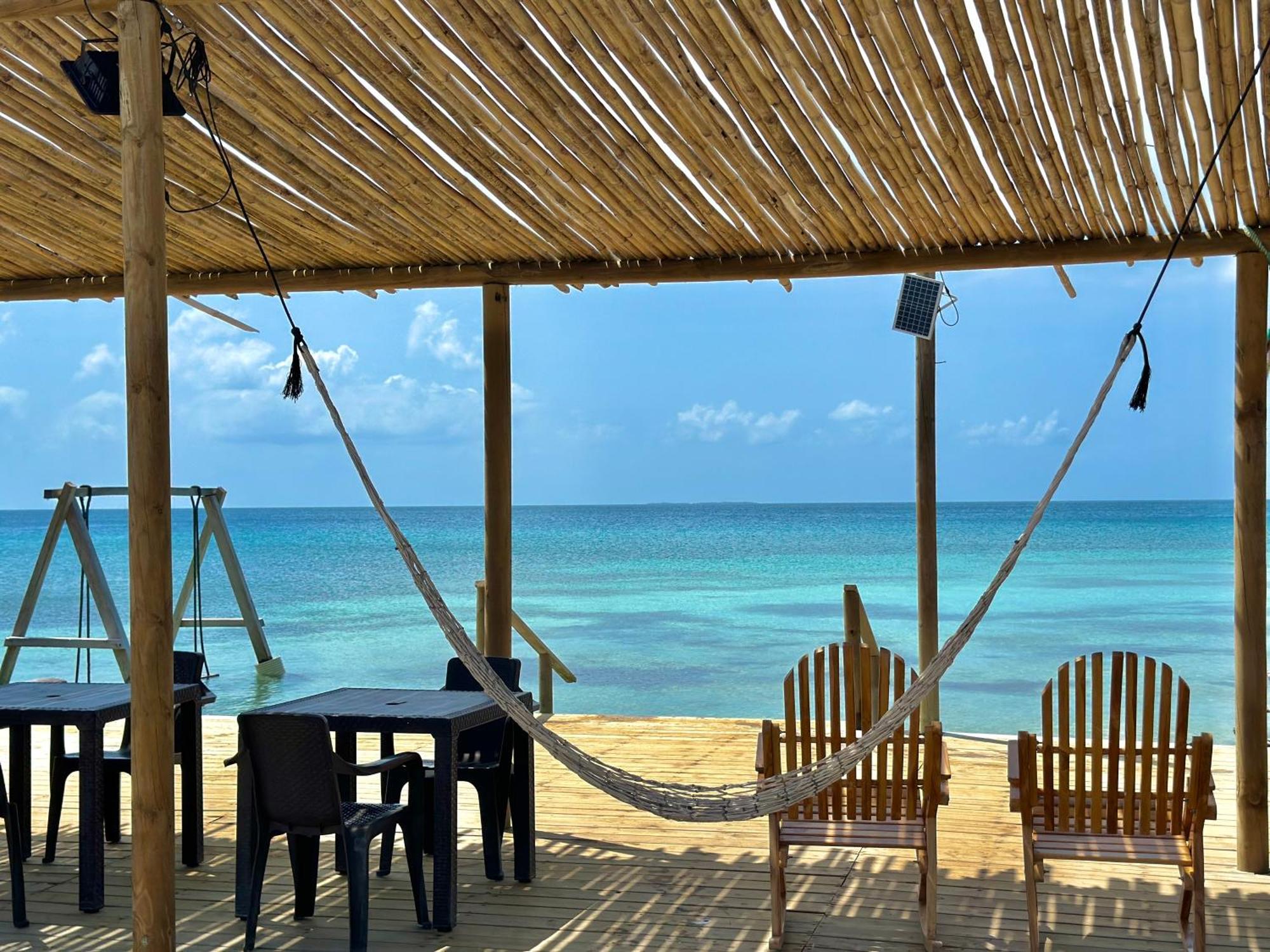 Medusa Hostel Isla Tintipan Tintipan Island Екстериор снимка