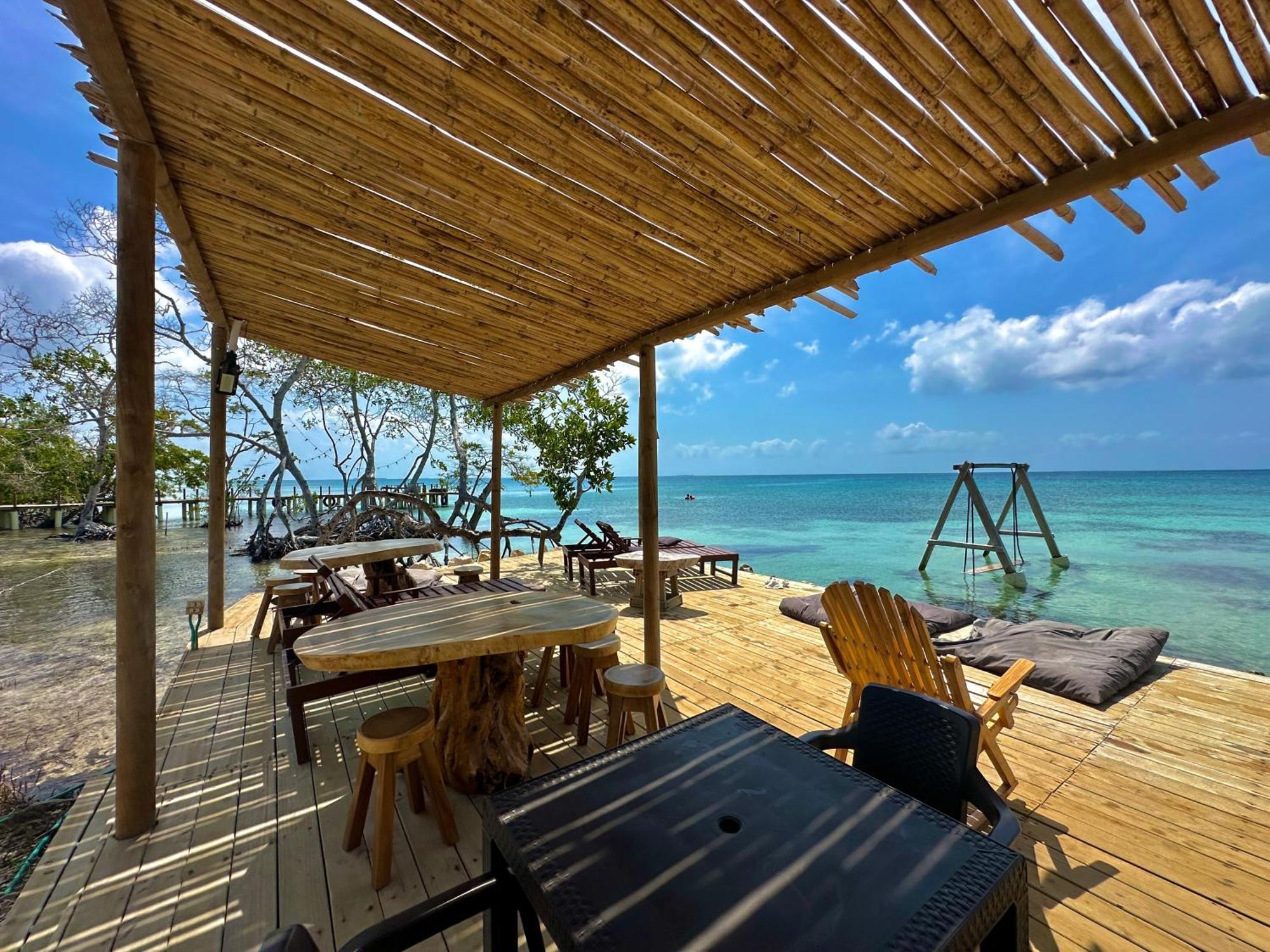 Medusa Hostel Isla Tintipan Tintipan Island Екстериор снимка